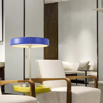 הנורדית המודרנית מנורת שולחן יצירתי, מעצב אור מנורת יוקרה ופשטות הסלון, חדר השינה מחקר ליד המיטה מנורת ברזל